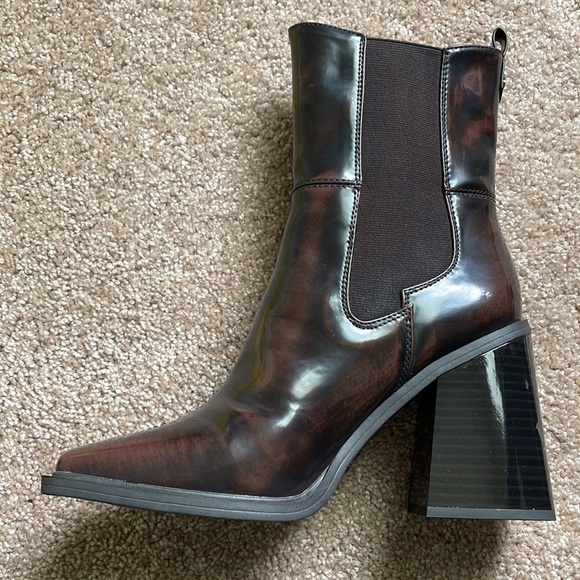 Circus by Sam Edelman Lauren Chestnut Snip-Toe Chelsea Booties - Picture 3 of 6